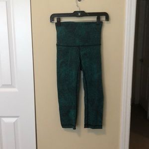 Lululemon green cropped leggings sz 4